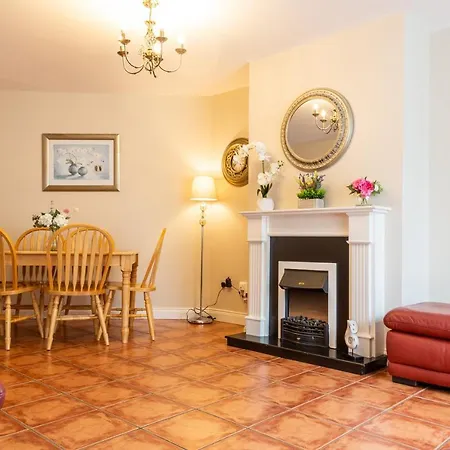 度假居 Kerry Homes At The Village 基拉尼