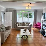 Сasa de vacaciones Kerry Homes At The Village